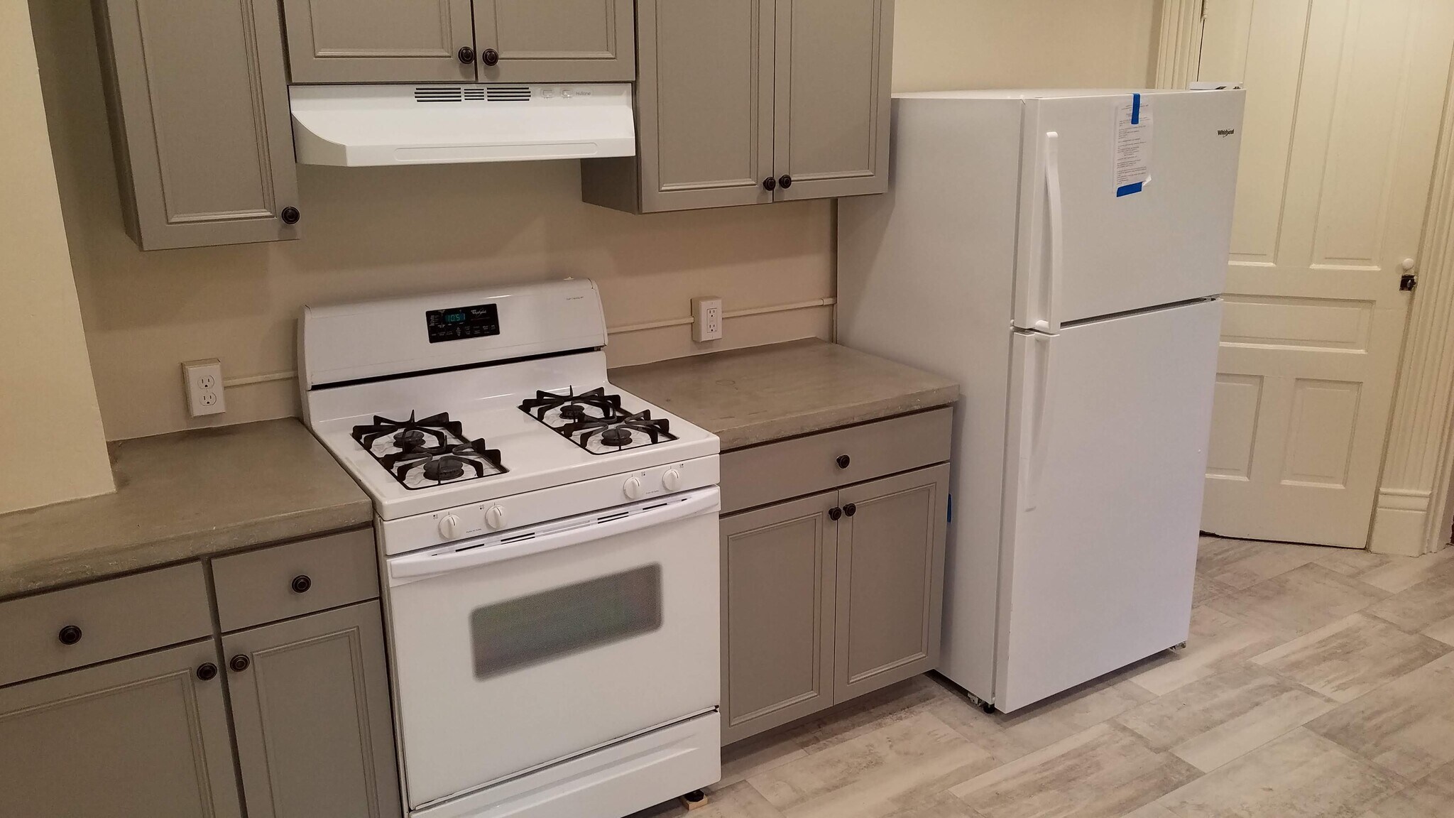 Kitchen - Range and Fridge - 309 Lawn St