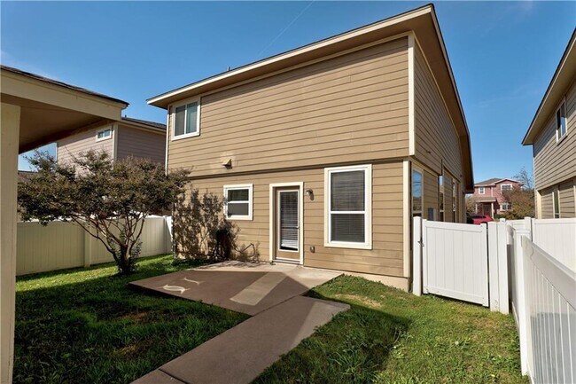 Building Photo - 930 Alamo Plaza Dr