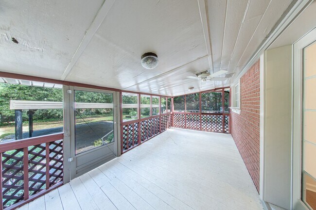 Building Photo - 3021 Old Concord Rd SE