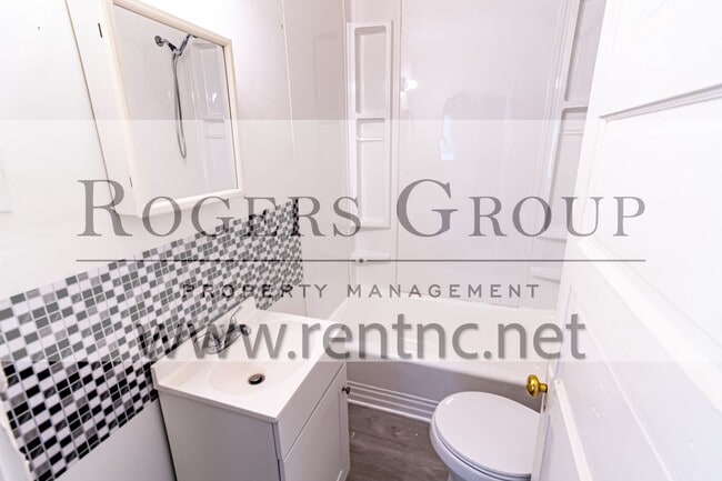 Building Photo - 428 N Chestnut St