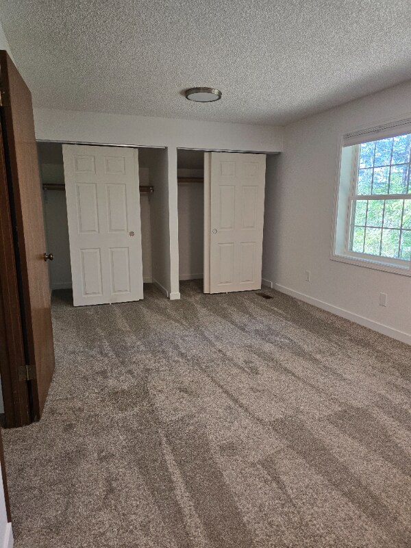 Building Photo - 12015 Clear Crk Ct NW
