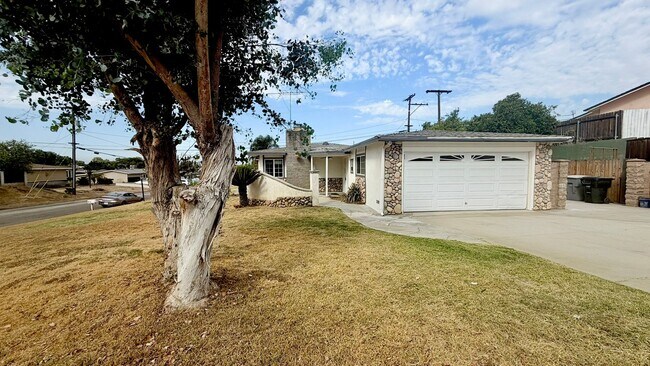 Building Photo - 22684 Minona Dr