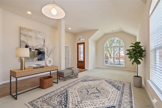 Building Photo - 2405 Speidel Dr