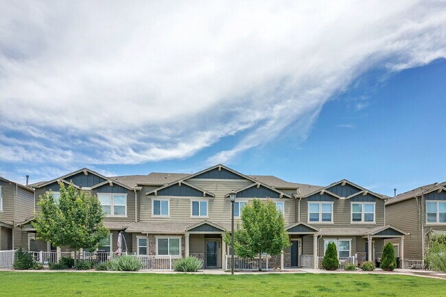 Building Photo - $2,300.00 - 3 Bedrooms, 2.5 Bathroom, Town...