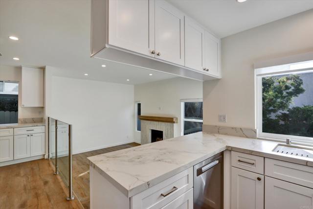 Building Photo - 410 Stratford Ct