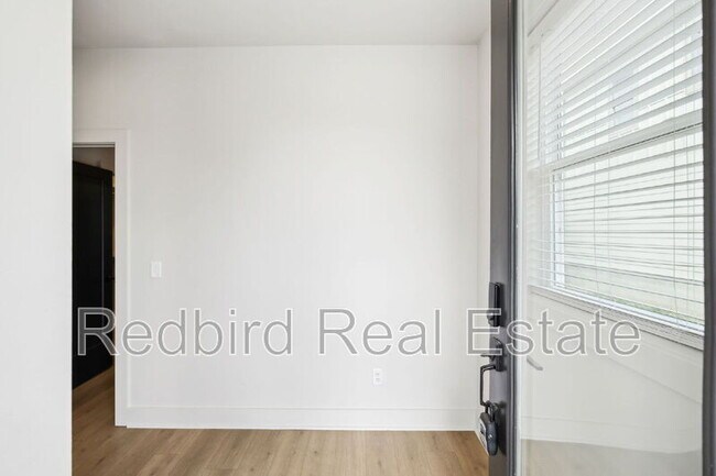 Building Photo - 2109 23rd Ave N