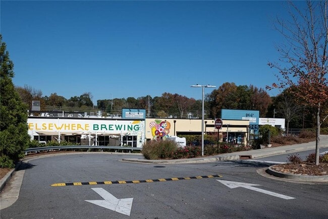 Building Photo - 1060 Grant Way SE