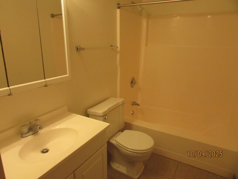 Building Photo - 1120 Eagle Feather Cir