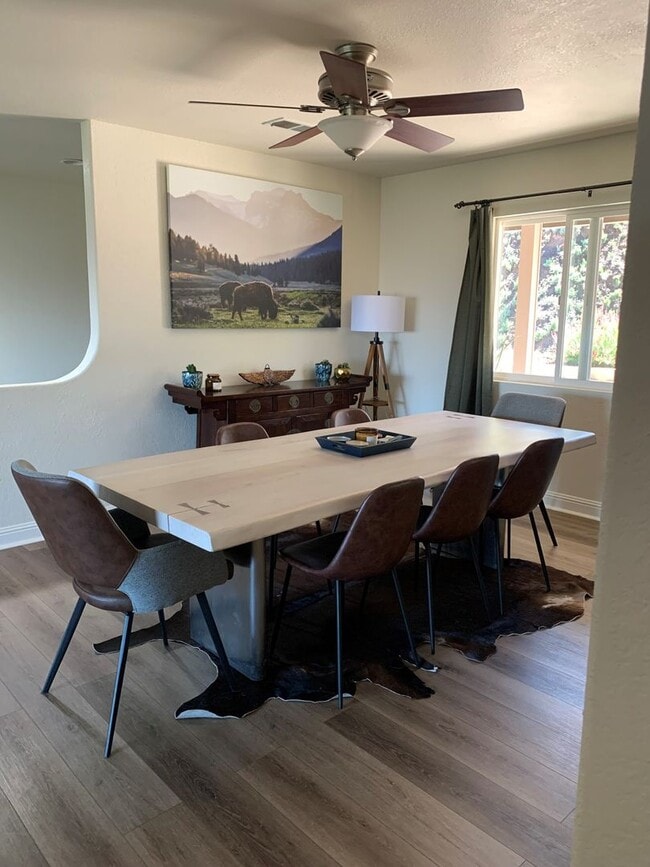 Building Photo - GORGEOUS 3/2.5 Bath Remodeled Home with Stunning Views in Alpine