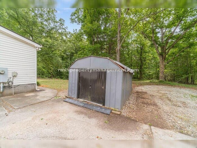 Building Photo - A COUNTRY DREAM! 4BR, 2BATH MANUFACTURED HOME, $1650./month
