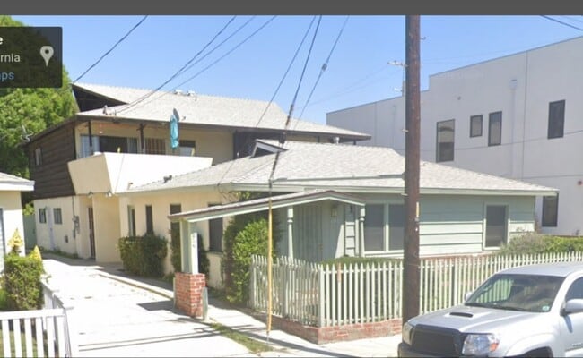 Side view apartment - 1514 Penmar Ave