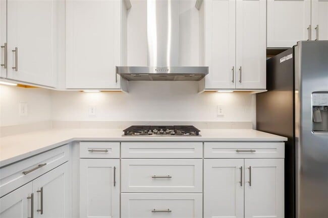 Building Photo - 5613 Lightning Whelk Ln