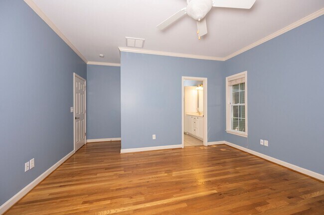 Building Photo - 130 Alpine Ct