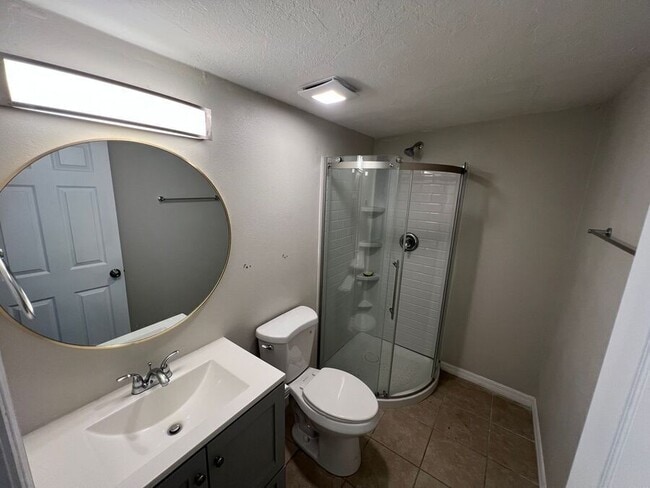 Building Photo - 809 1/2 W Warren St-