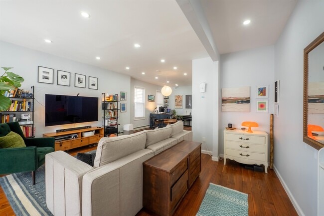 Building Photo - 40 Condict St