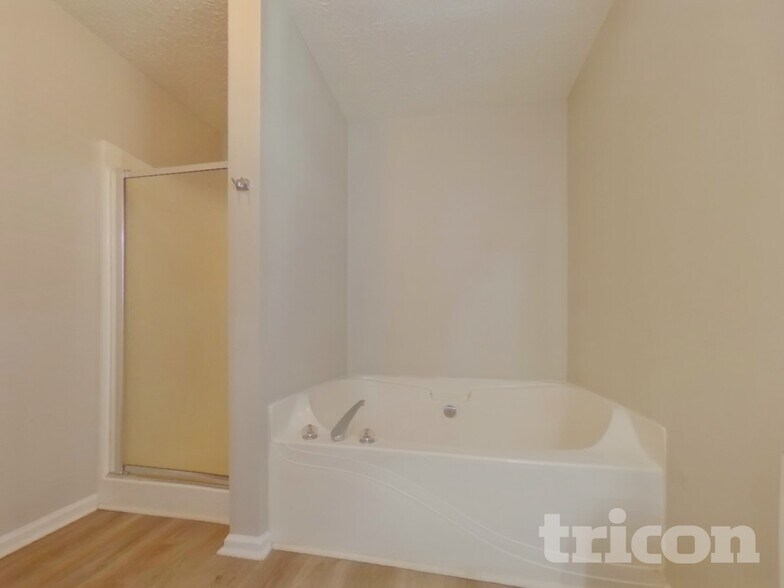 Building Photo - 224 Stone Creek Dr