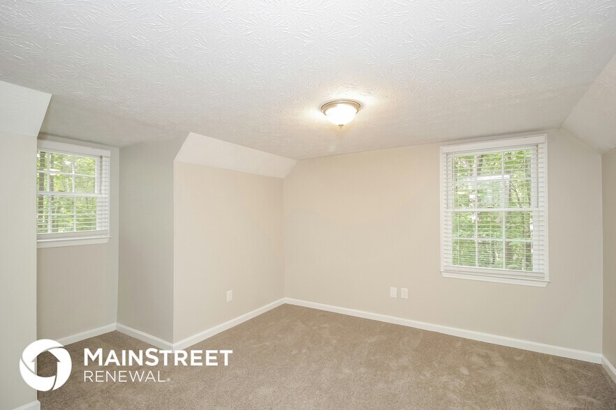 Building Photo - 345 Justin Dr