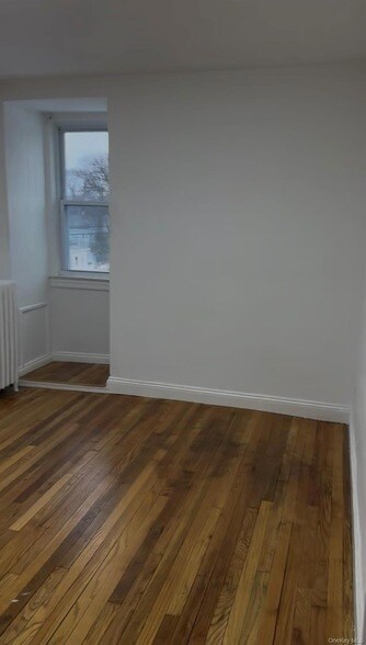 Building Photo - 49 Gladys St