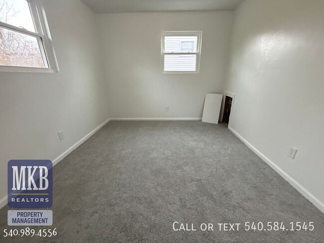 Building Photo - 1227 Ruddell Rd