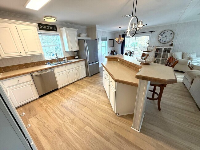 Building Photo - 292 Majorca Rd