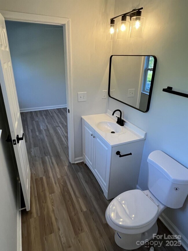 Building Photo - 311 Drury Dr