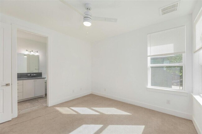 Building Photo - 1114 Walton Ln