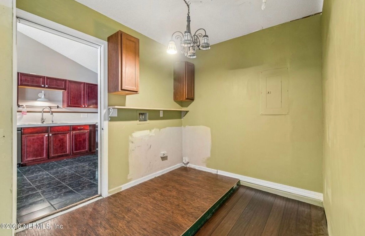 Building Photo - 5065 Knightsbridge Cir N