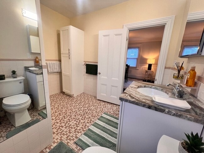 Building Photo - 17 Emerson St