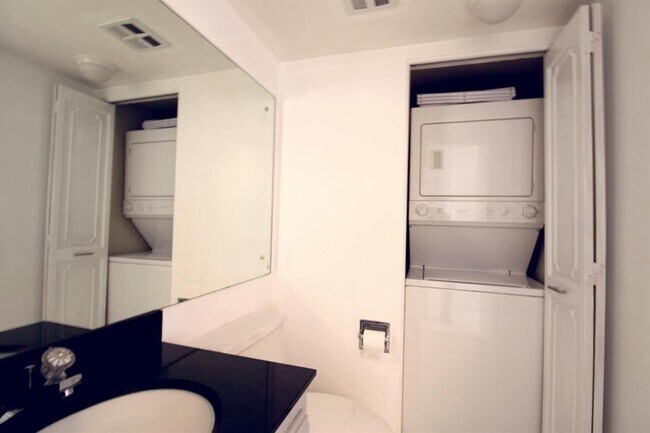 Building Photo - 3900 Galt Ocean Dr