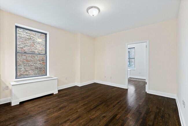 Building Photo - 211 W 102nd St