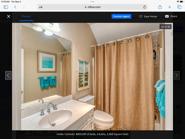 Upstairs bathroom - 15 Morven Ln