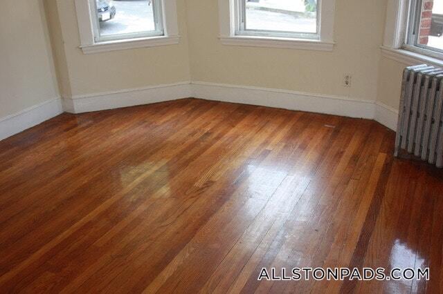 Building Photo - 15 Scottfield Rd