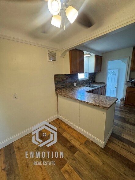 Building Photo - 18948 Winthrop St