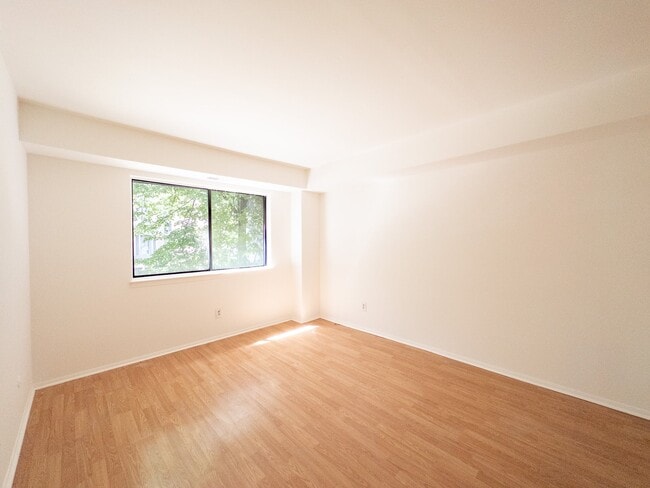 Bedroom | Court Commons - Court Commons