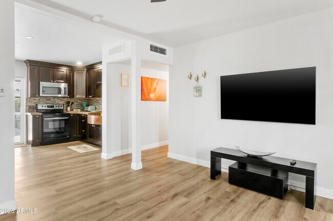 Building Photo - 7901 E Loma Land Dr