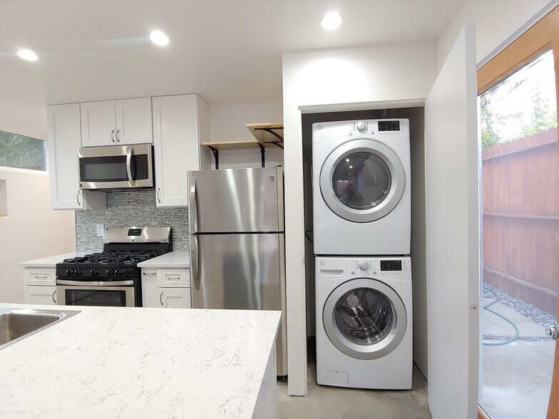 Building Photo - 4044 Alla Rd