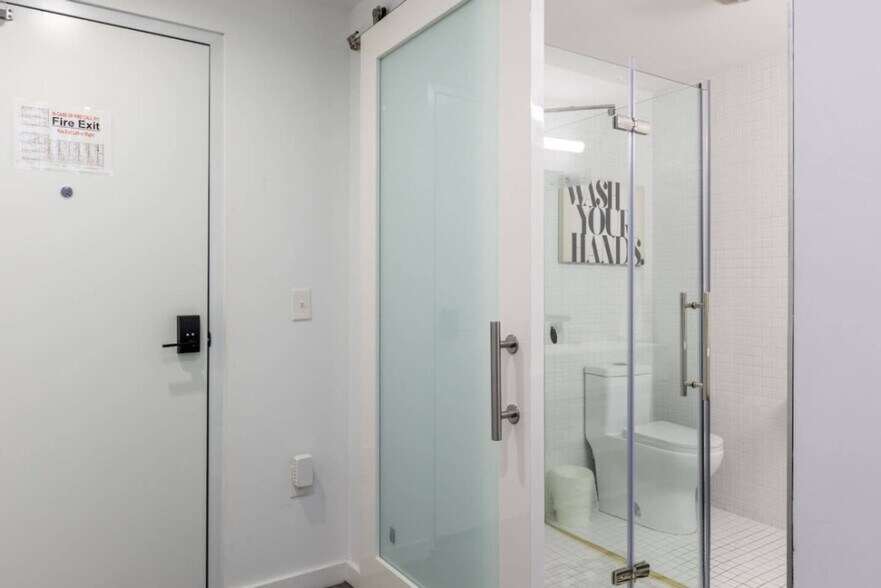 Building Photo - 12607 Larchmere Blvd