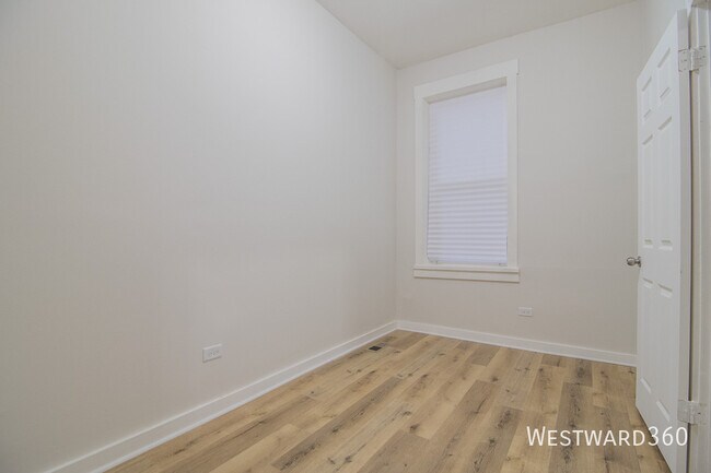 Building Photo - 1141 S Francisco Ave