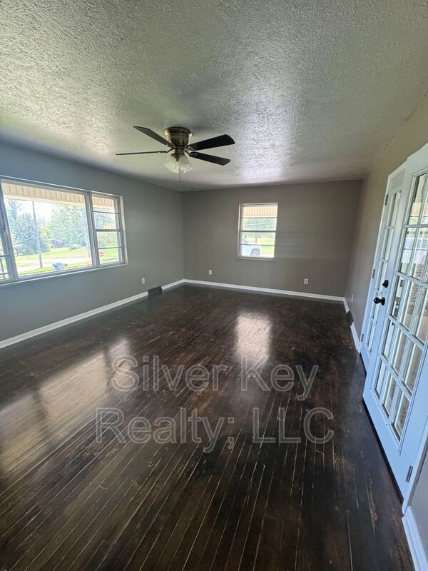 Building Photo - 103 Co Rd 807