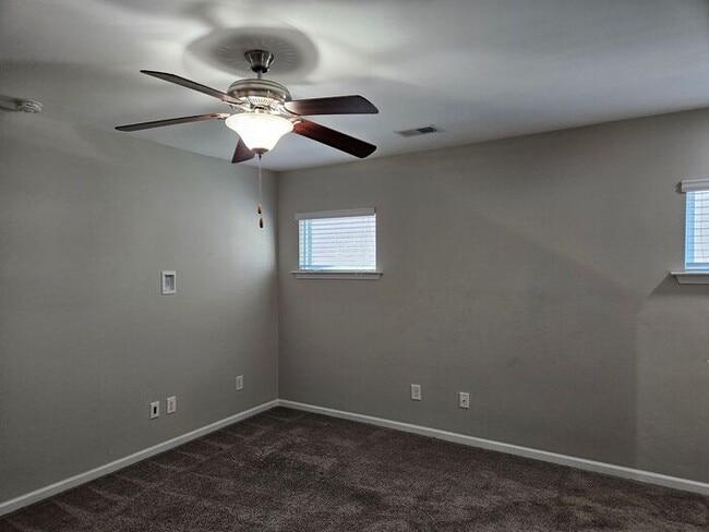 Building Photo - Great Home ! Great Schools !