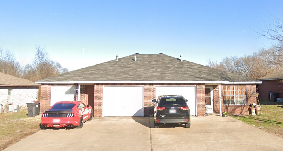 Building Photo - 3015 Twin County St