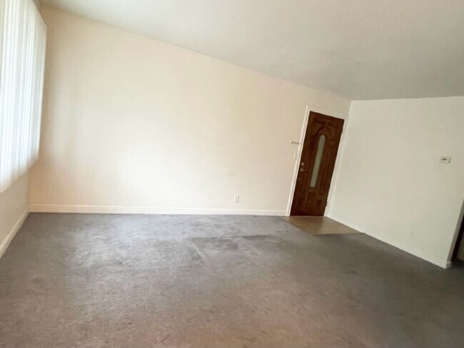 Building Photo - 1825 Stokes St