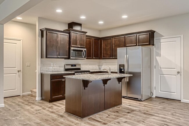 Building Photo - Beautiful Gresham Single-Family Home COMING SOON with a SPECIAL OFFER of $150 credit on your firs...