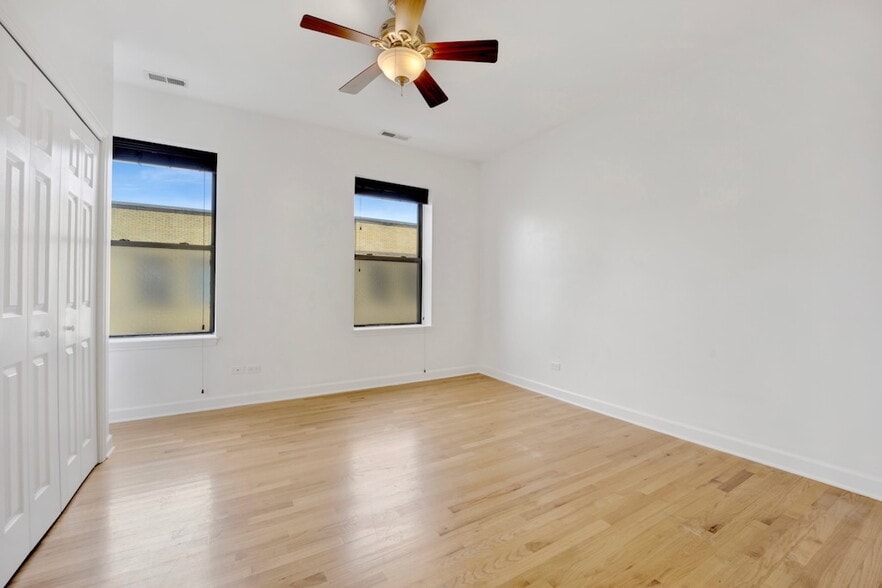 Building Photo - 4840 N Kimball Ave