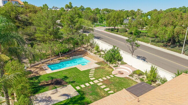 Building Photo - 25755 Hood Way
