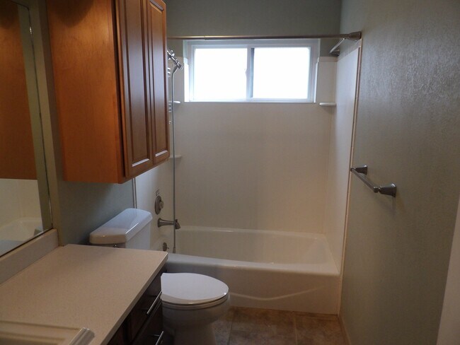 Building Photo - 1855 Smoke Ridge Dr