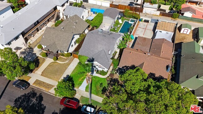 Building Photo - 2640 S Hobart Blvd