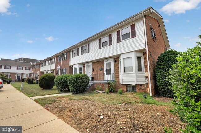 Building Photo - 2931 Sunset Ln
