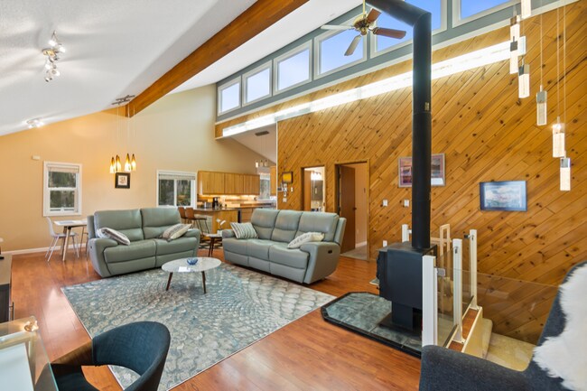 Building Photo - 16131 Black Bear Dr