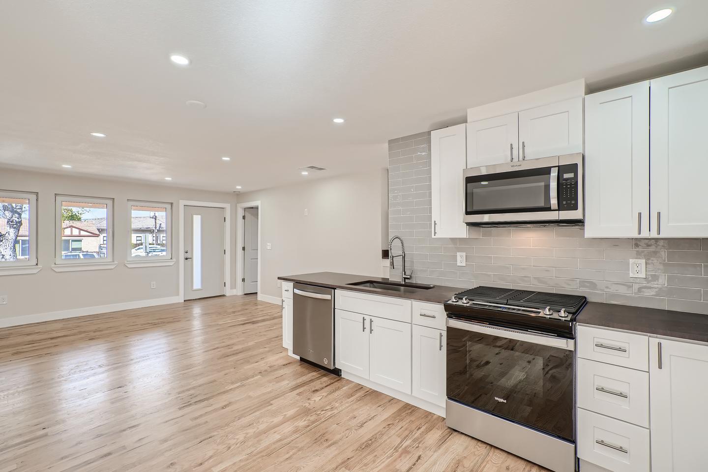Building Photo - Striking Columbia Heights home near Berkeley Lake Park